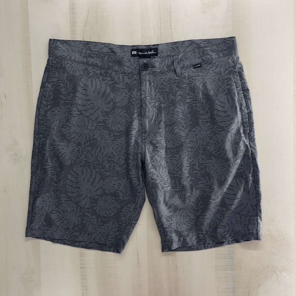 TRAVIS MATHEW palm leaf printed golf casual travel athletic shorts 36 gray black